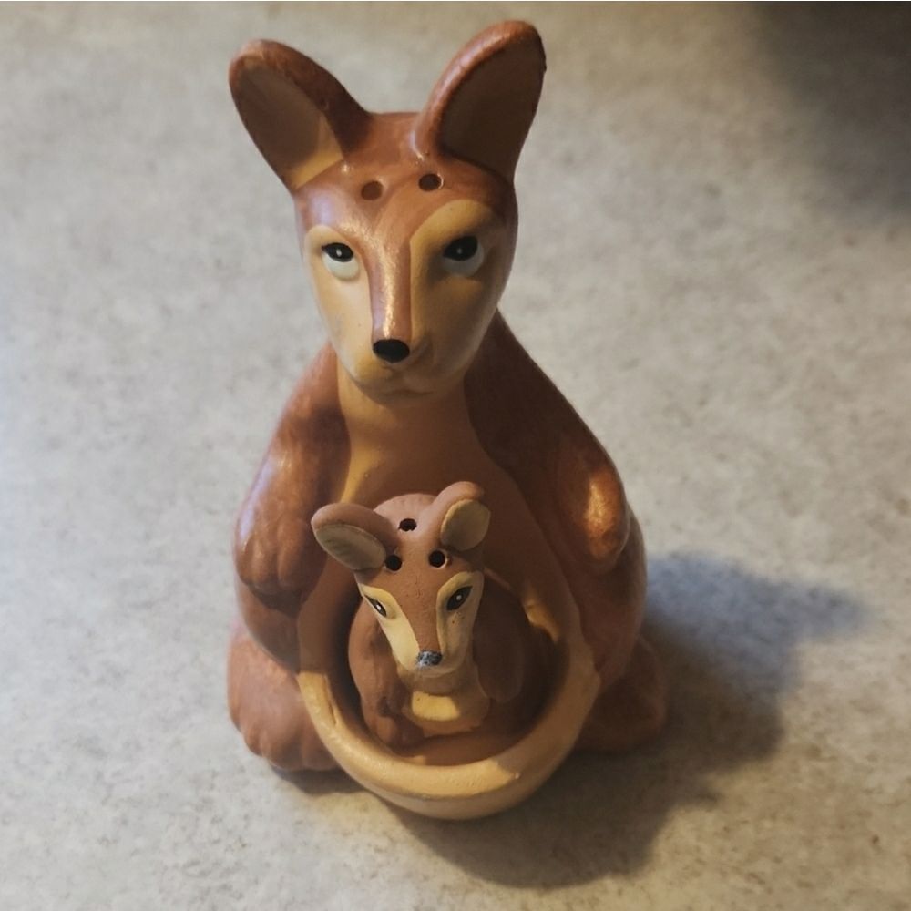 Handpainted Ceramic Kangaroo and Baby Joey Salt and Pepper Shaker Set- Unbranded